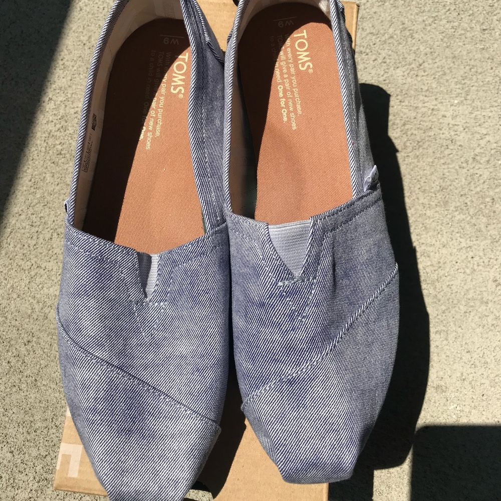 Denim Toms - Picture 2 of 4
